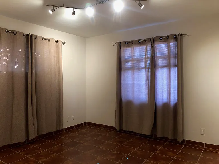 2201 W Catalina Dr — Photo 16