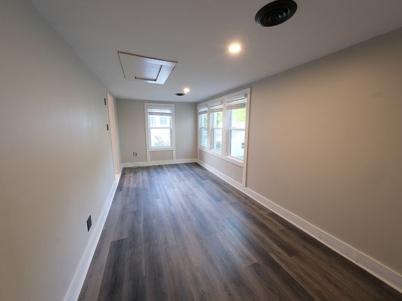 3rd image of 7 Wood St