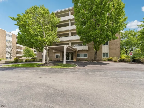 2159 Wooster Rd #34, Rocky River, OH 44116