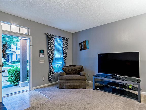4th image of 537 Hopewell Dr