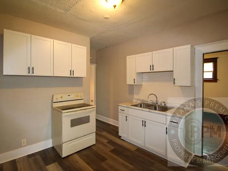 3315 Seward St — Photo 8