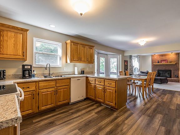 4th image of 673 Elyse Way