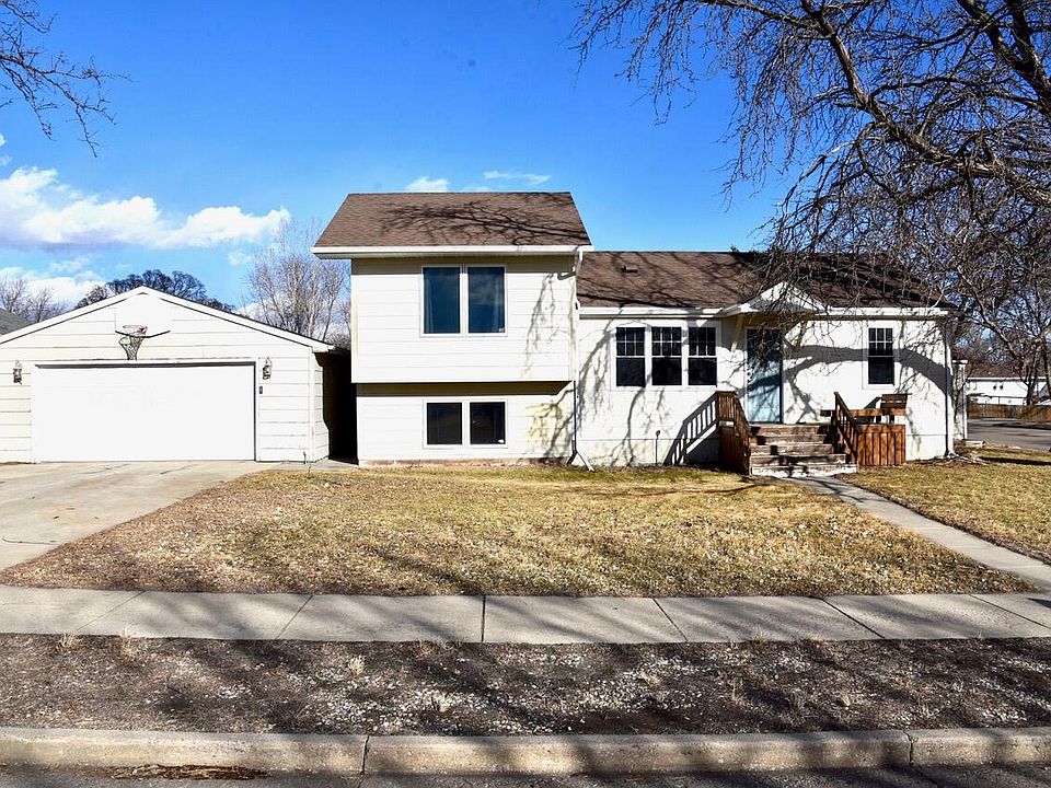 1st image of 220 S Van Buren Ave