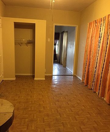 5th image of 319 Jackson Ct