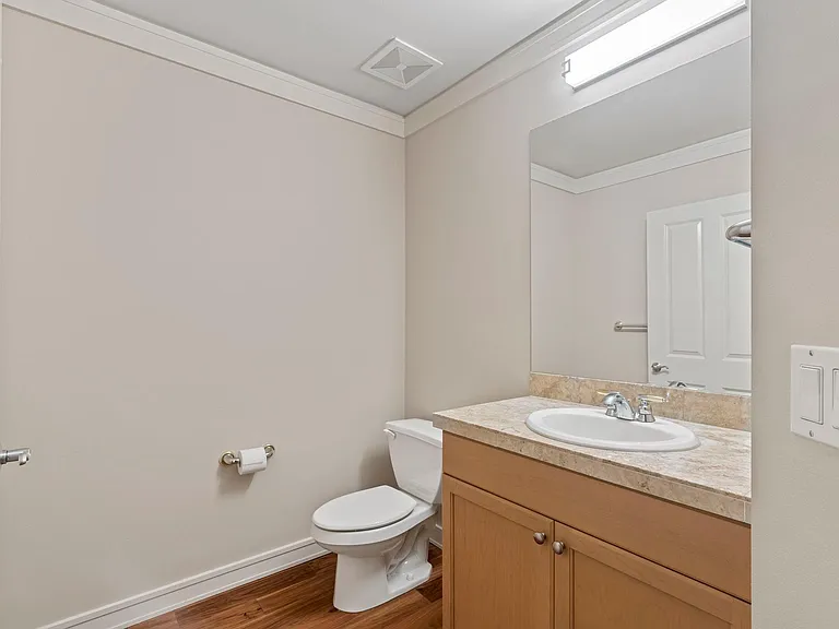 221 5th Ave S #105 — Photo 31