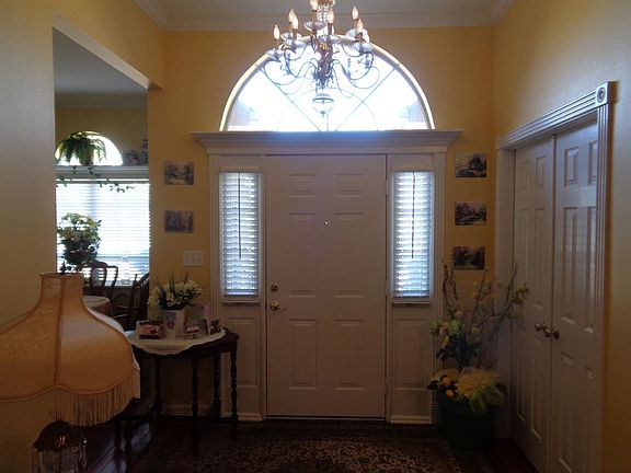 3rd image of 138 Stonebridge Ct