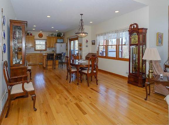 5th image of 24985 Quinlan Ave