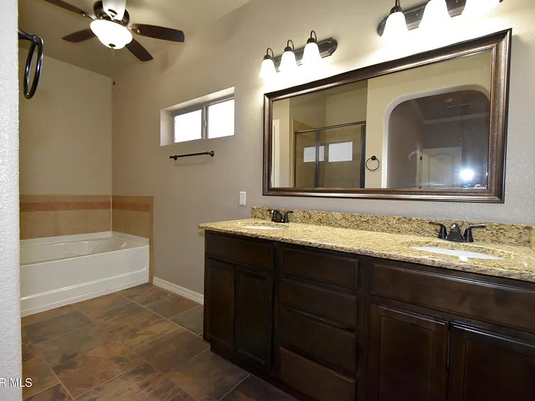 300 Saltford Pl — Photo 26