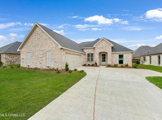 907 Brunswick Ct, Flowood, MS 39232