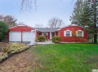 8 Lisa Ln, Port Jefferson Station, NY 11776