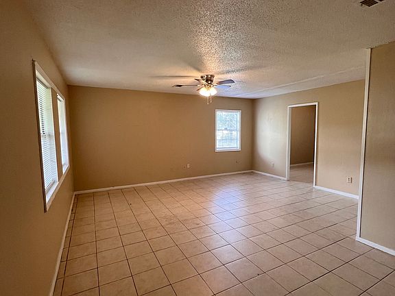 2nd image of 1115 Anderson Dr