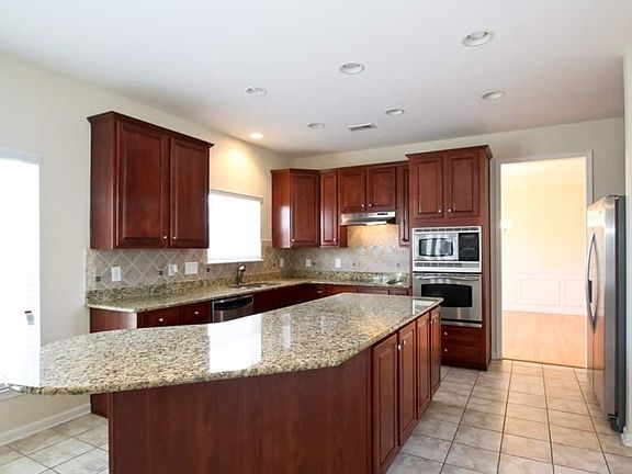 5th image of 1060 Victoria Blake Ln