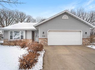 1719 S Derks Dr, Appleton, WI 54915