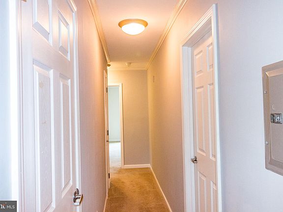 5th image of 1103 Primrose Ct APT 303