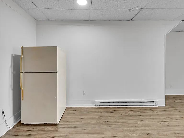 426 W Green St #1 — Photo 9