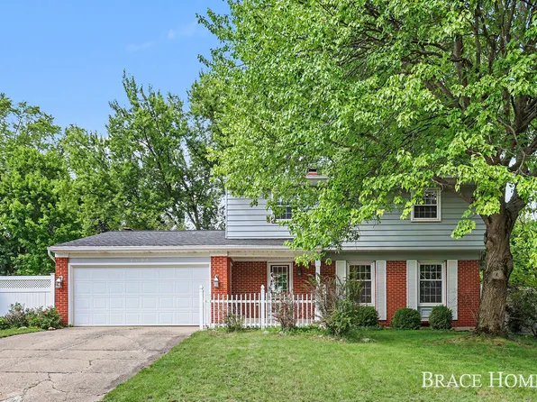 6197 Dunbarton St SE, Ada, MI 49301