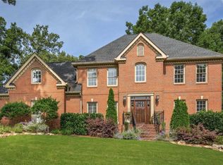 1907 Windy Oaks Ln, Hixson, TN 37343