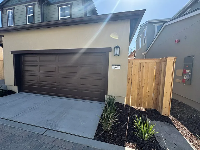 Front Garage (2 car)