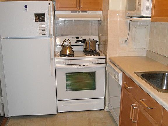 3rd image of 1225 Island Dr APT 202