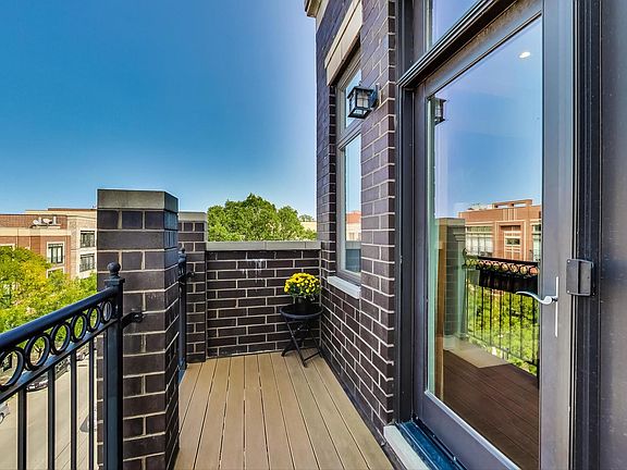 5th image of 2257 W Belmont Ave #4E