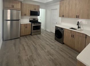 Studio to Two-Bedroom Bucktown Apartments Near the CTA, Chicago, IL 60647