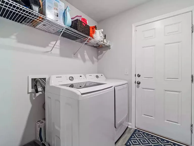 82 American Ct — Photo 25
