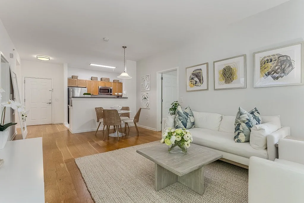 Pier Village Apartments — Photo 3