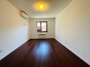 4117 147th St, Flushing, NY 11355