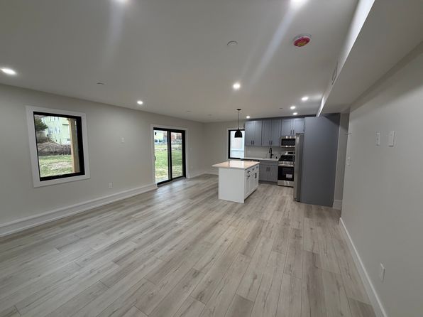 23 Hudson Ave #2