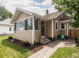 907 D Ave NW, Cedar Rapids, IA 52405