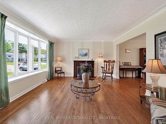 4th image of 1607 Charles St