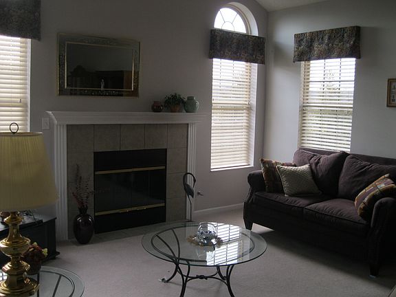3rd image of 25 Autumn Woods Dr