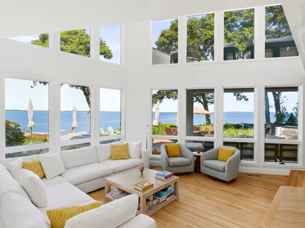 66 Gardiners Bay Dr, Shelter Island, NY 11964