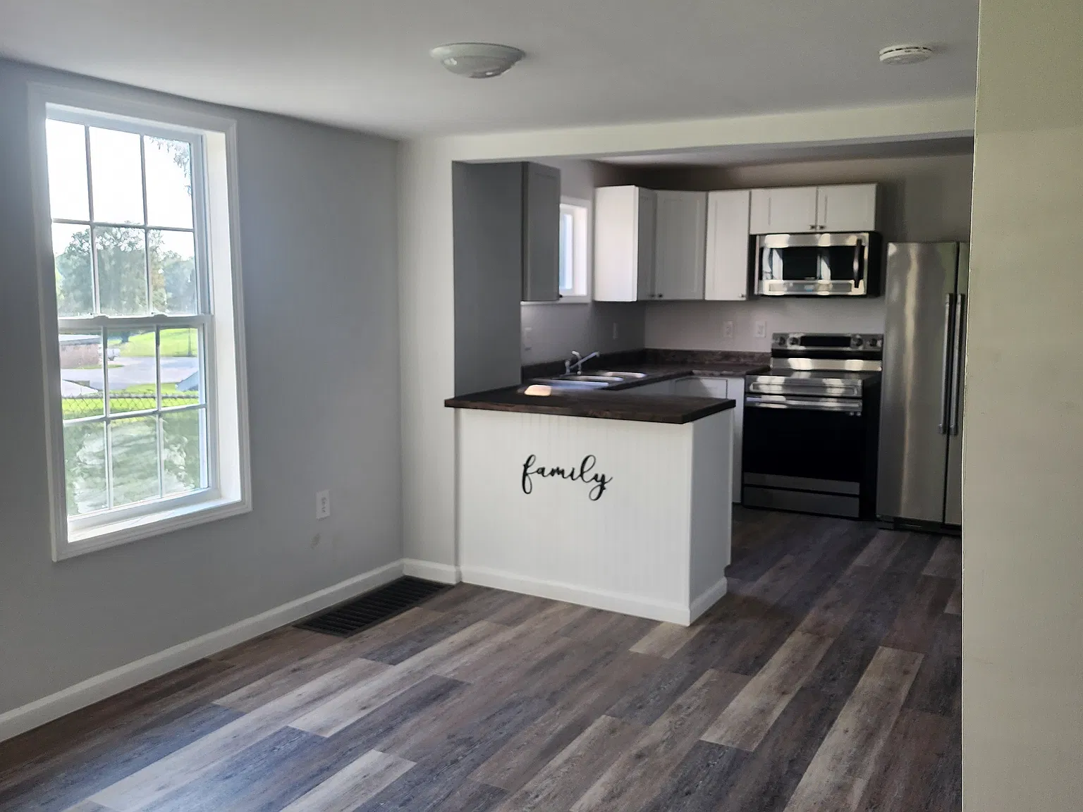 4 bed, 1.5 bath, 1100 sqft, $1,650 — Photo 4