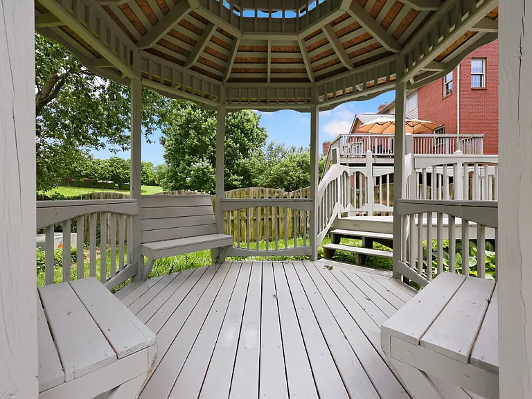3237 Mantilla Dr — Photo 37