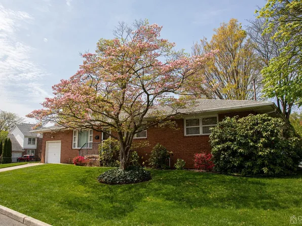 47 Roma St, Sayreville, NJ 08872