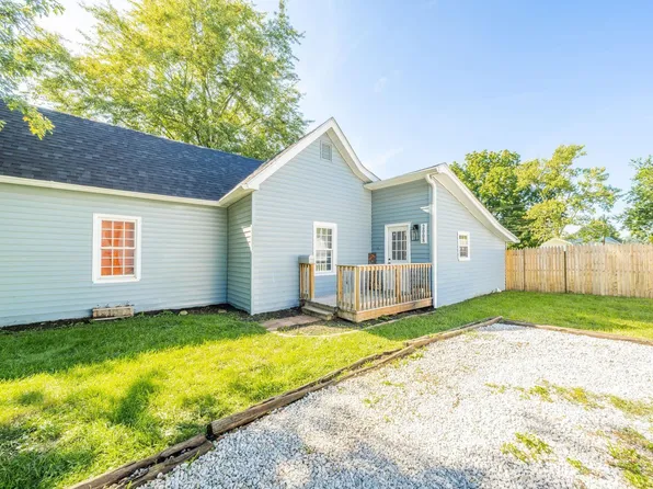 2008 N D St, Elwood, IN 46036