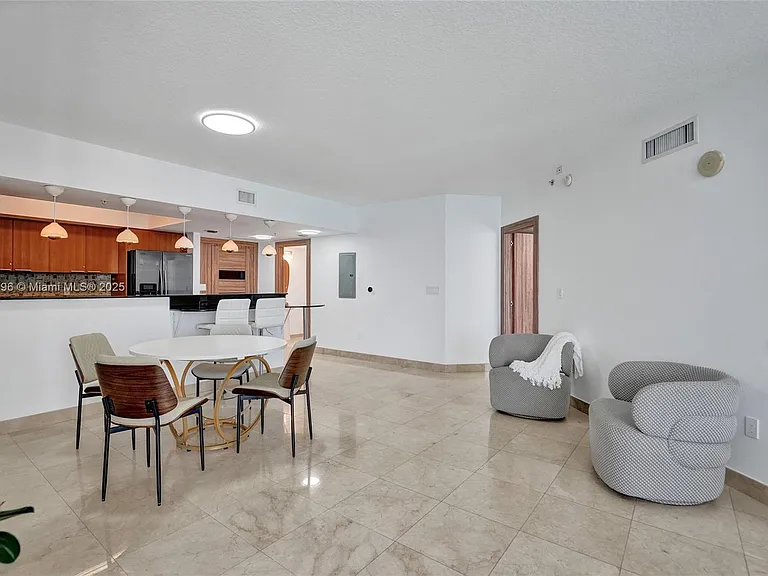 16699 Collins Ave #2405 — Photo 9