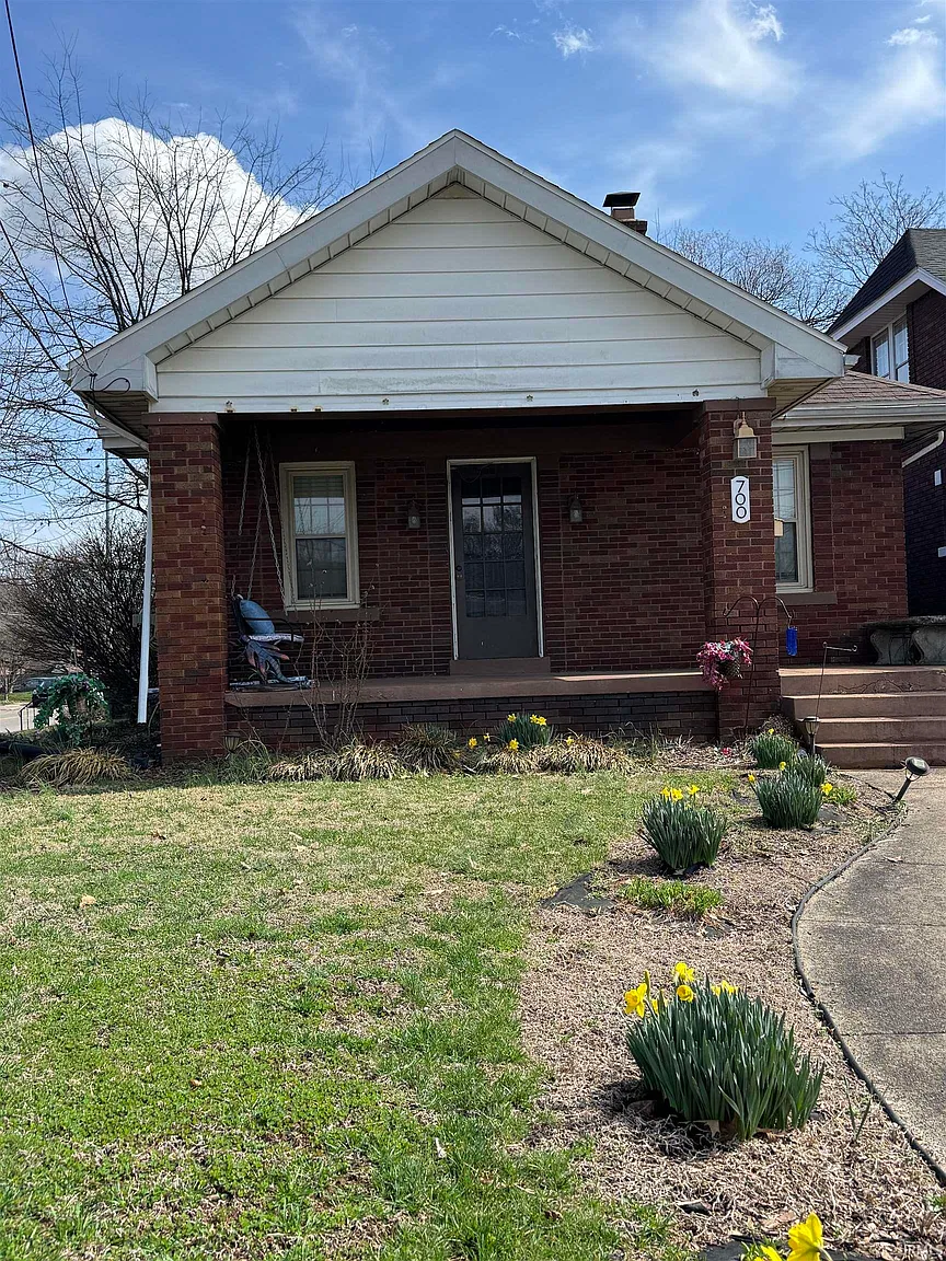700 S Harlan Ave photo 1