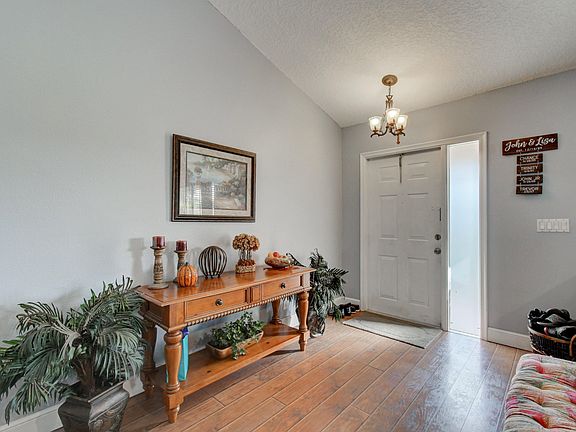 5th image of 9655 Sun Pointe Dr