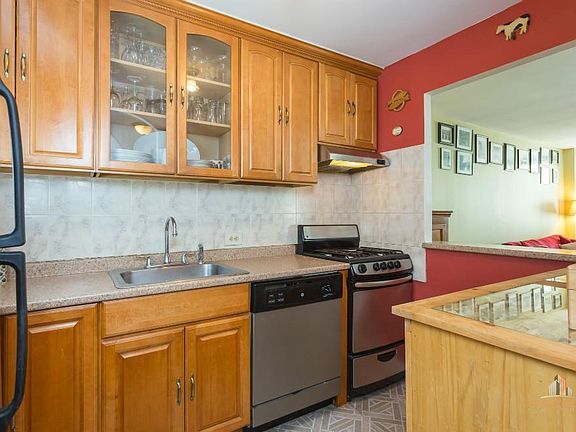 4th image of 345 E 93rd St APT 4G