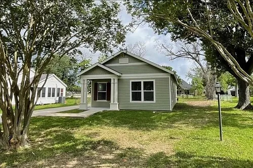 1426 Johnson Ave Photo 1