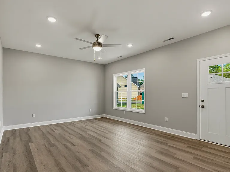 1458 Boulder Ct — Photo 8