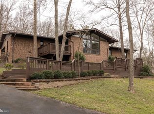 1310 Westhills Ln, Reston, VA 20190