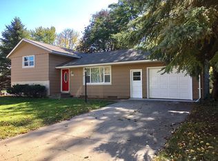 157 Meadow Ln, Mankato, MN 56001