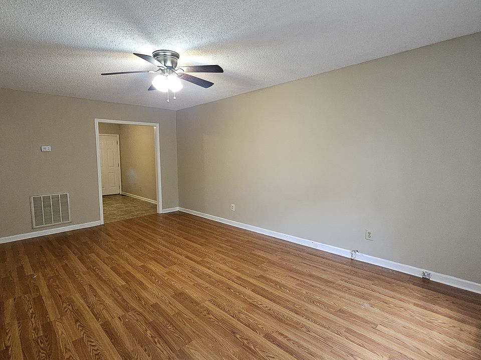 1st image of 125 Canty Ln #A