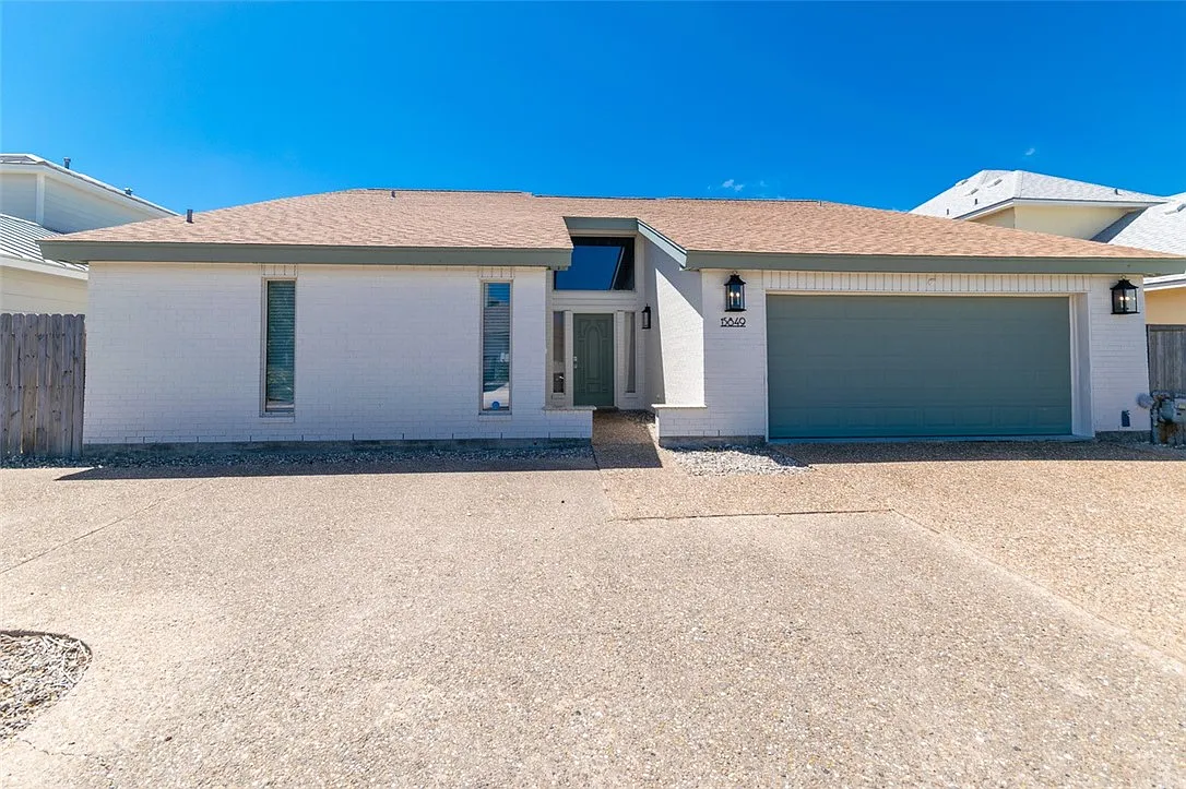 5 bed, 4.5 bath, 2915 sqft, $5,995 — Photo 3