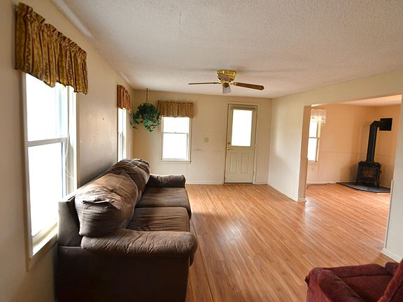 4th image of 8640 209th St W