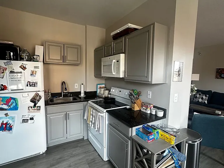 430 Greenfield Avenue — Photo 30