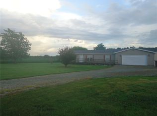 2004 E 1000 North Rd, Shelbyville, IL 62565